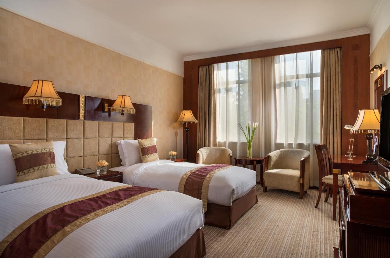 Отель Grand Mercure On Renmin Square