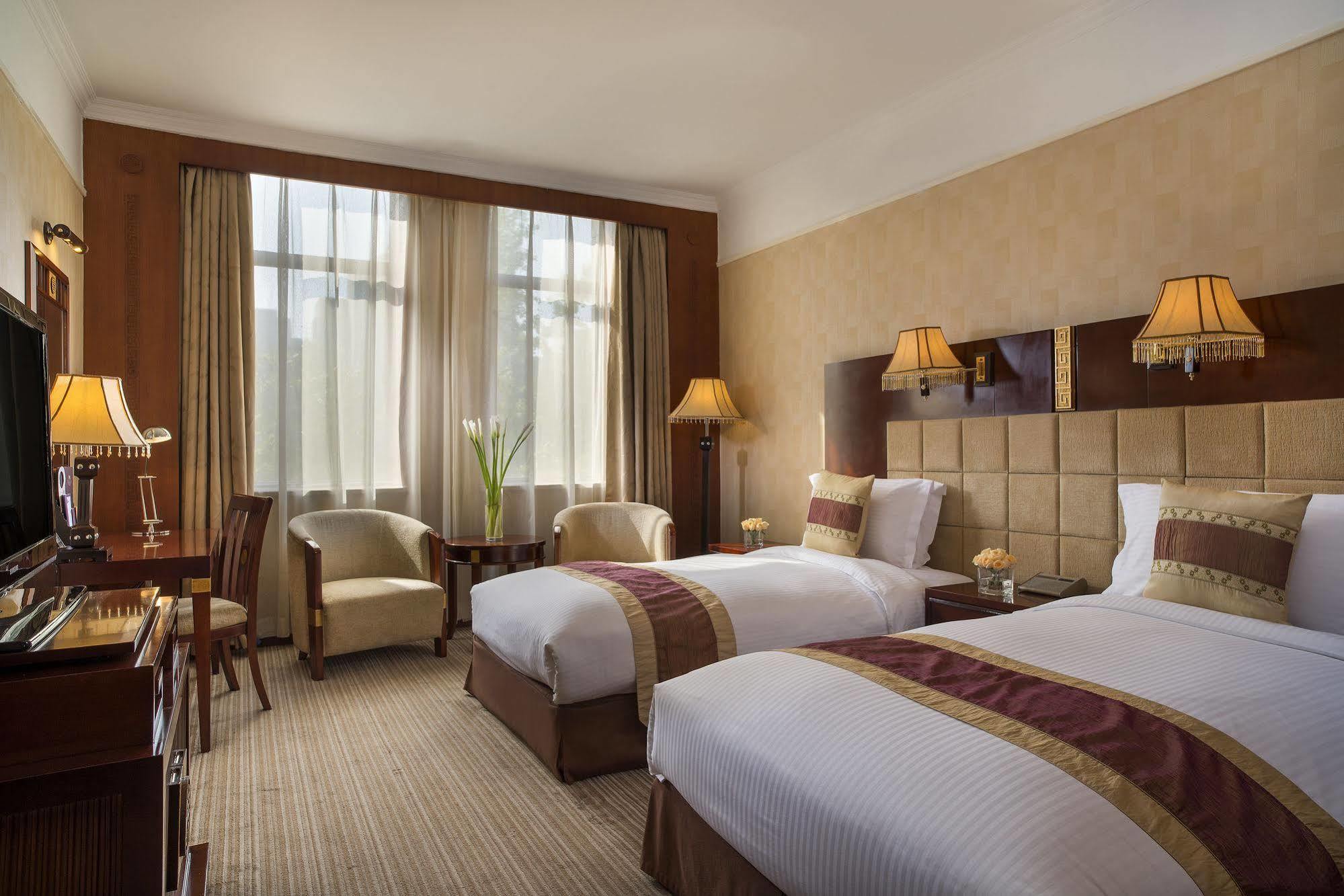 Отель Grand Mercure On Renmin Square